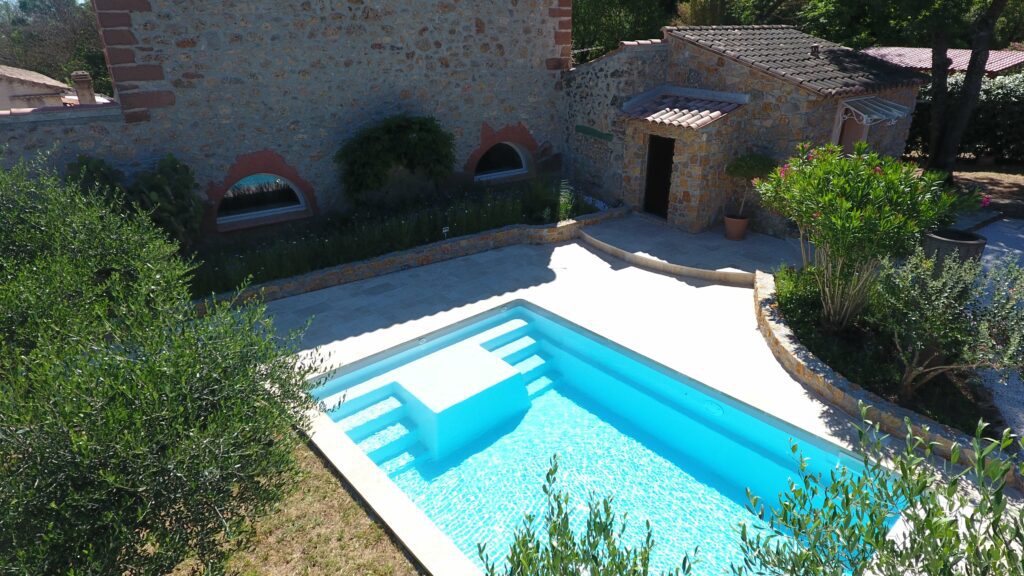 Alliance Piscines Pisciniste Cholet Galaxite 6.6 Grise CoverIn G2 5 Min