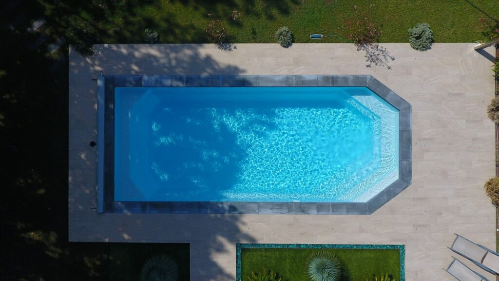 Alliance Piscines Pisciniste Cholet Tanzanite 8 Blanche Picot La Beaume 5 Min